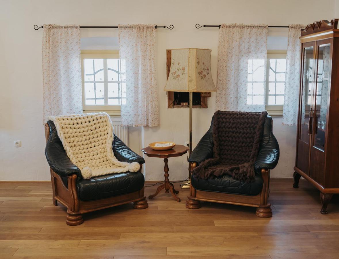 Apartments Mozinetova Hisa Sentjost nad Horjulom Luaran gambar
