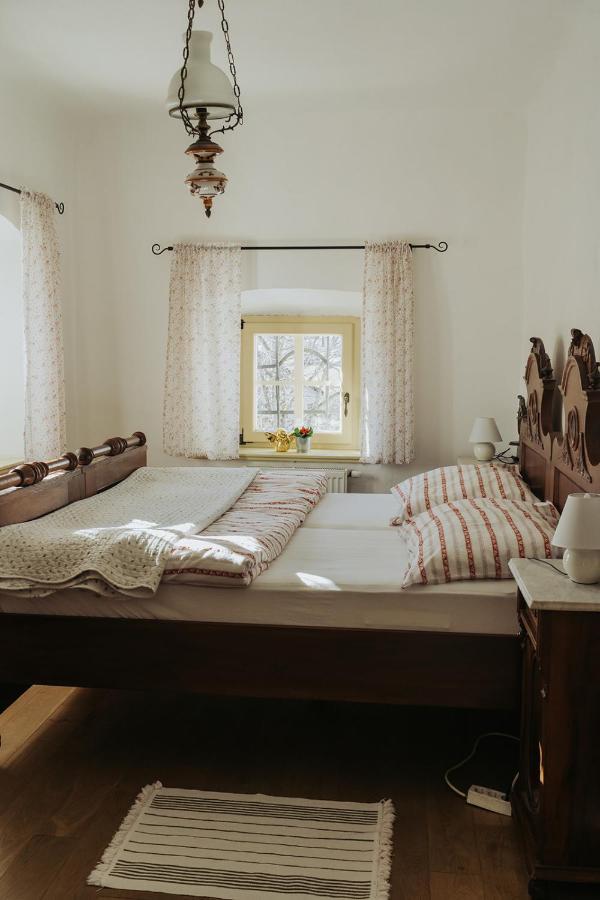 Apartments Mozinetova Hisa Sentjost nad Horjulom Luaran gambar
